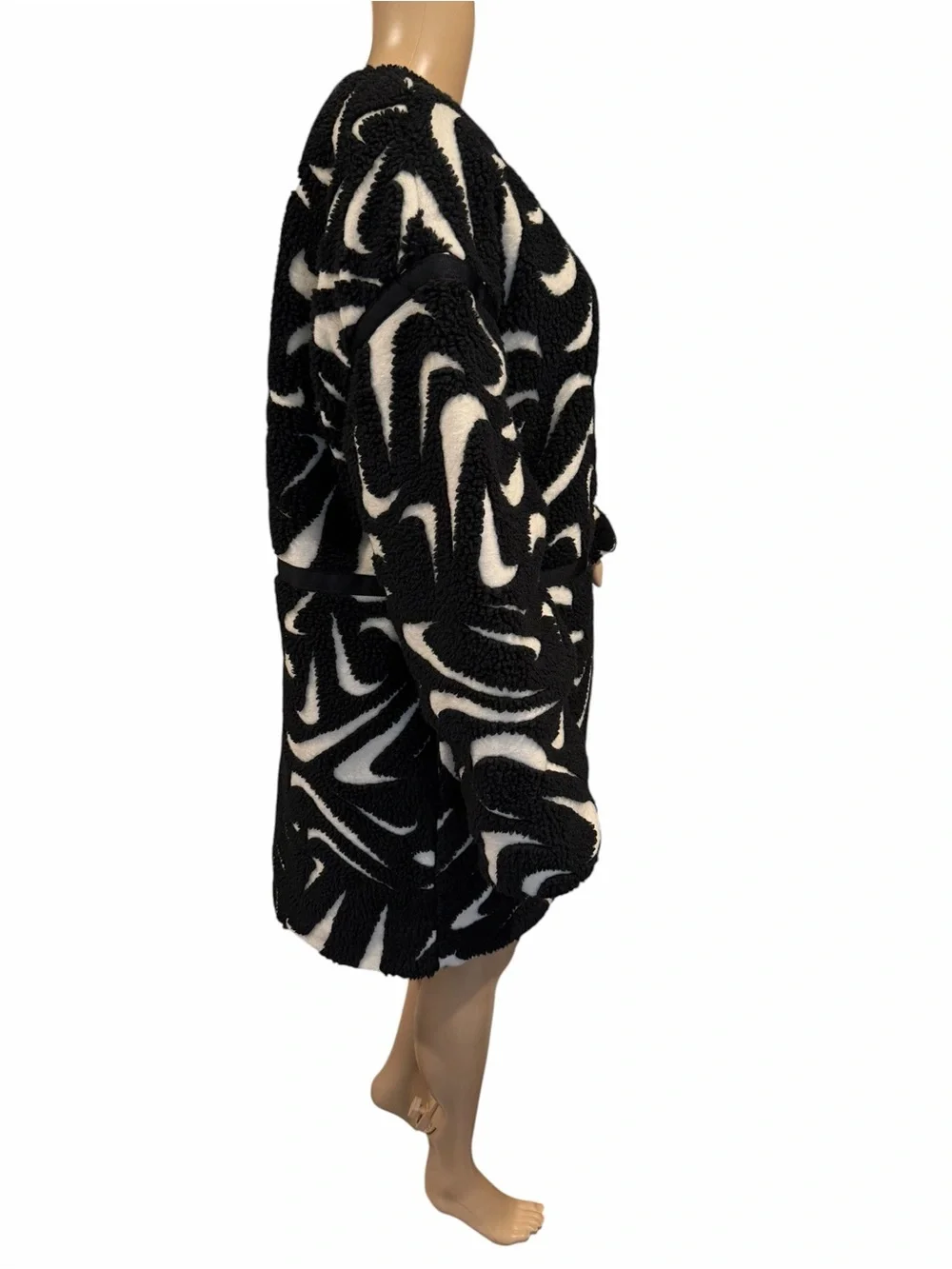 Nike Sportswear Loose High-Pile Jacket Black White FV8025-010 Womens Size M
